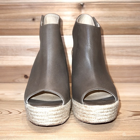 Paloma Barcelo Wedges - Picture 2 of 9